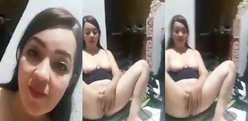 شرموطة مصرية تدعك كسها بهيجان