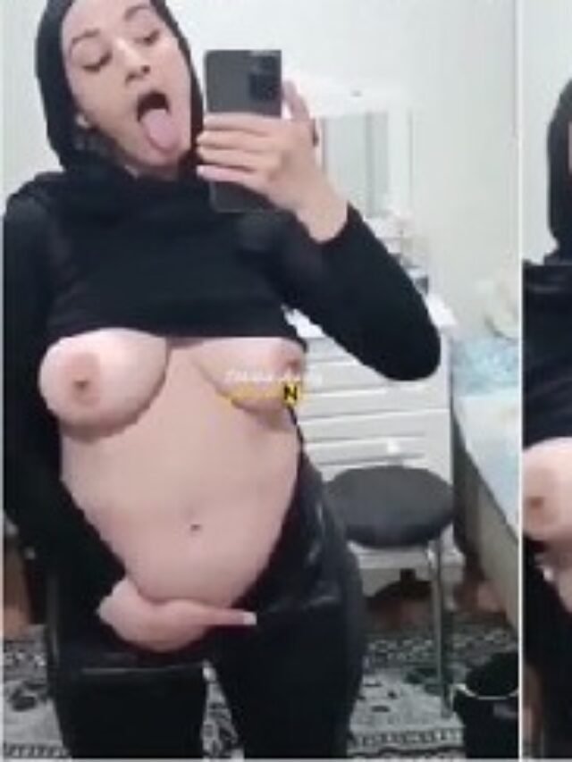 تسريب فيديو نودز محجبه تسمع كلام صاحبها و تصورله فيديو عماله تقفش في بزازها وتفرك كسها